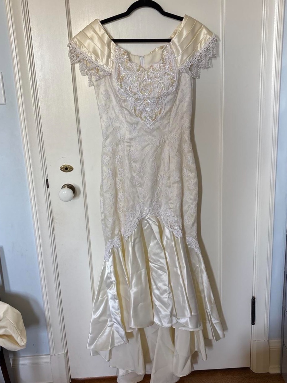 Jessica McClintock Ivory Lace and Satin Mermaid Gown